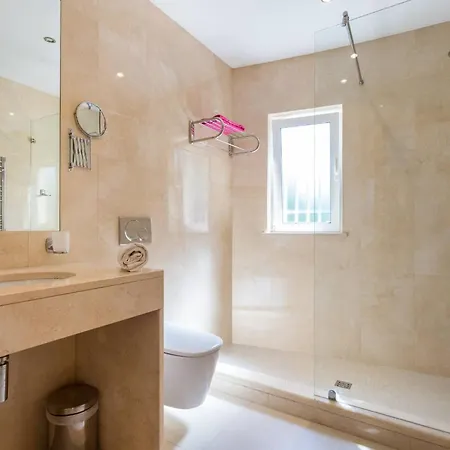Coolhouses Algarve, Casa Redonda, V3 בית נופש לאגוּ‏ש